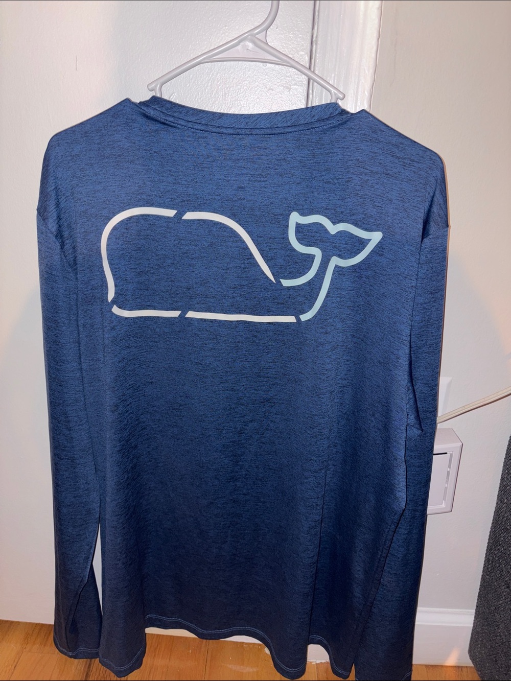 Vineyard Vines Men’s Hat and Performance  Long-Sleeve - Picture 5 of 10